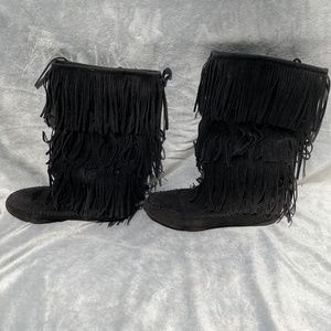 Ladies fringe boots black size 9